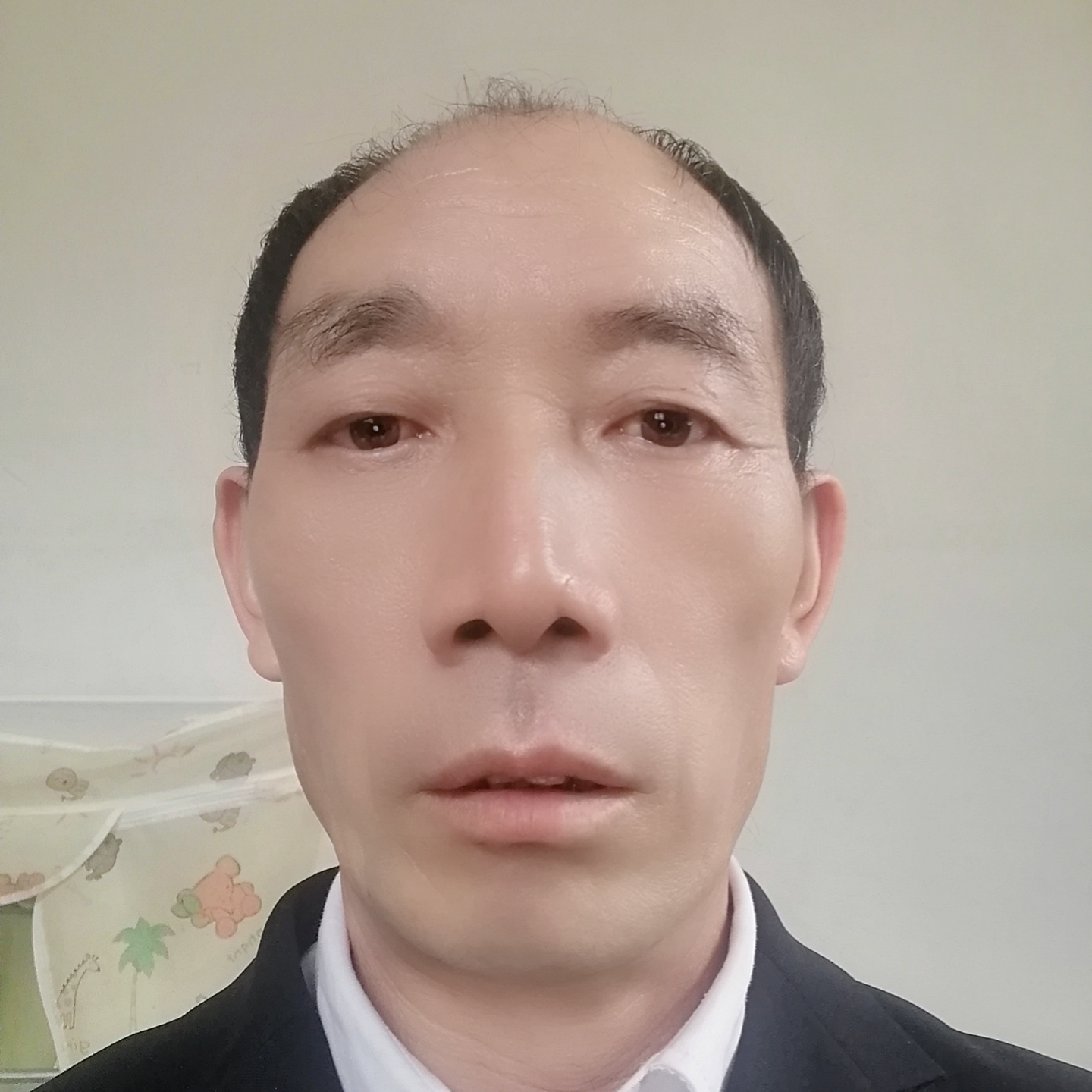 欣慰用绿草的照片