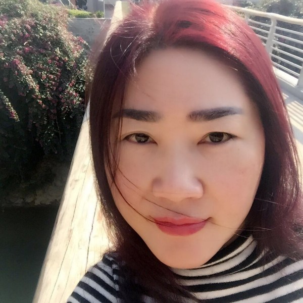动听和小蘑菇的照片