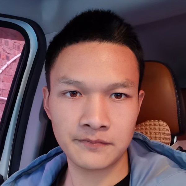 细心笑帅哥的照片