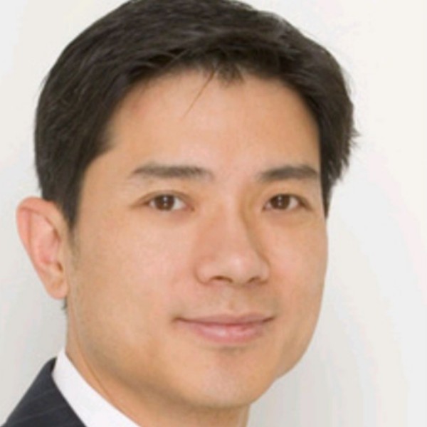 英勇钢盔的照片