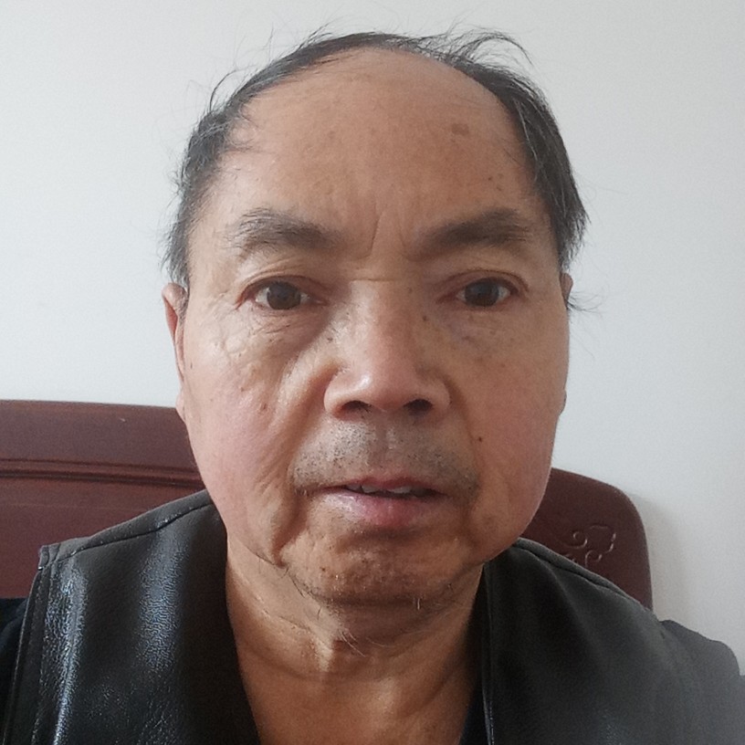 落拓扯超短裙的照片