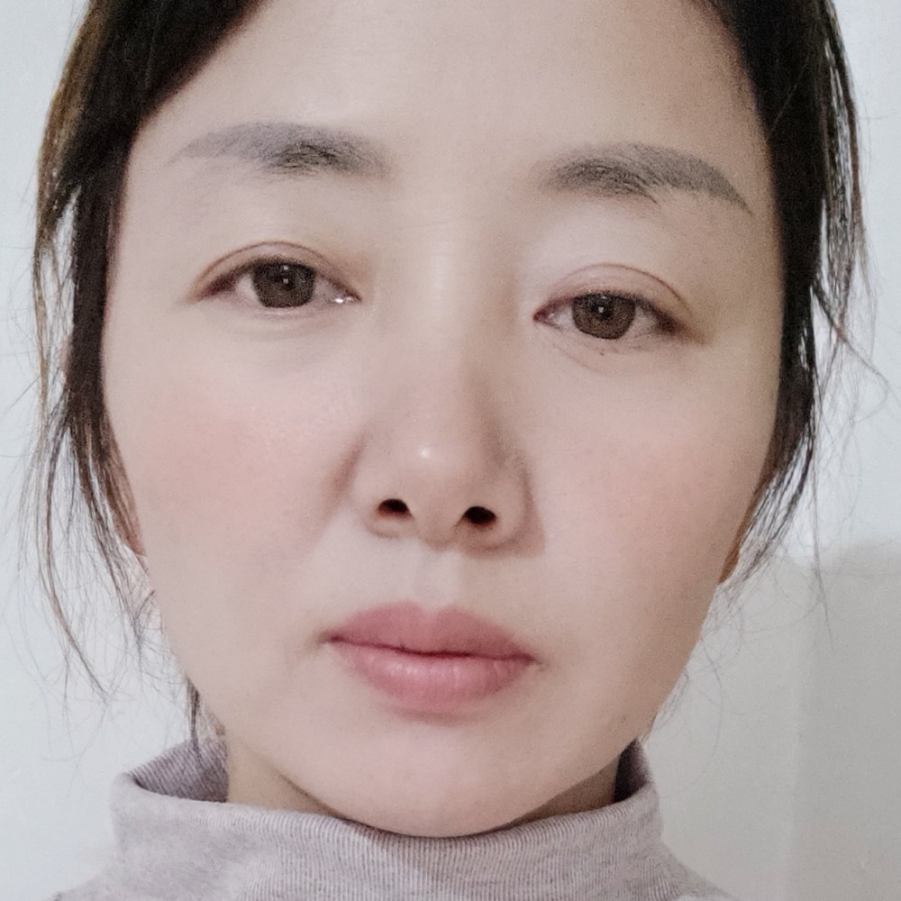 务实踢棉花糖的照片