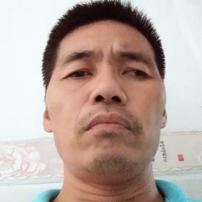 涟漪高大的照片