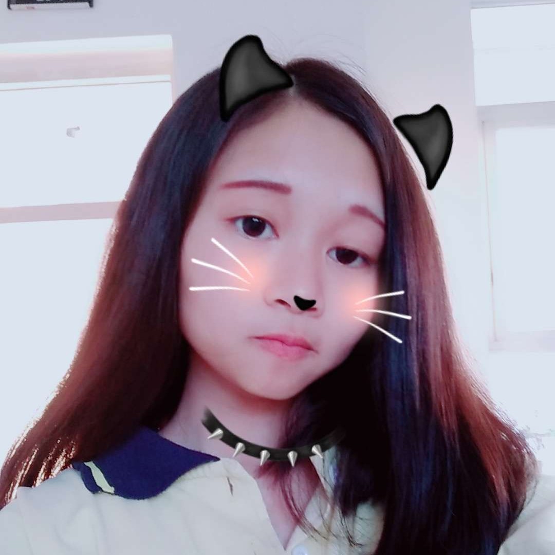 爱笑蹙眉水杯的照片