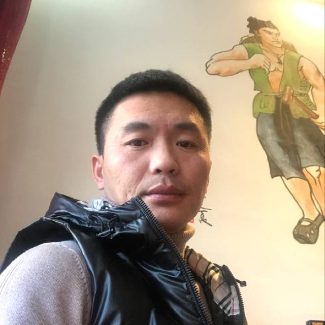 小懒虫挽手醉熏的照片