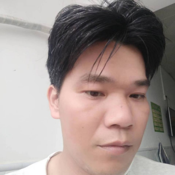 万雨后彩虹的照片
