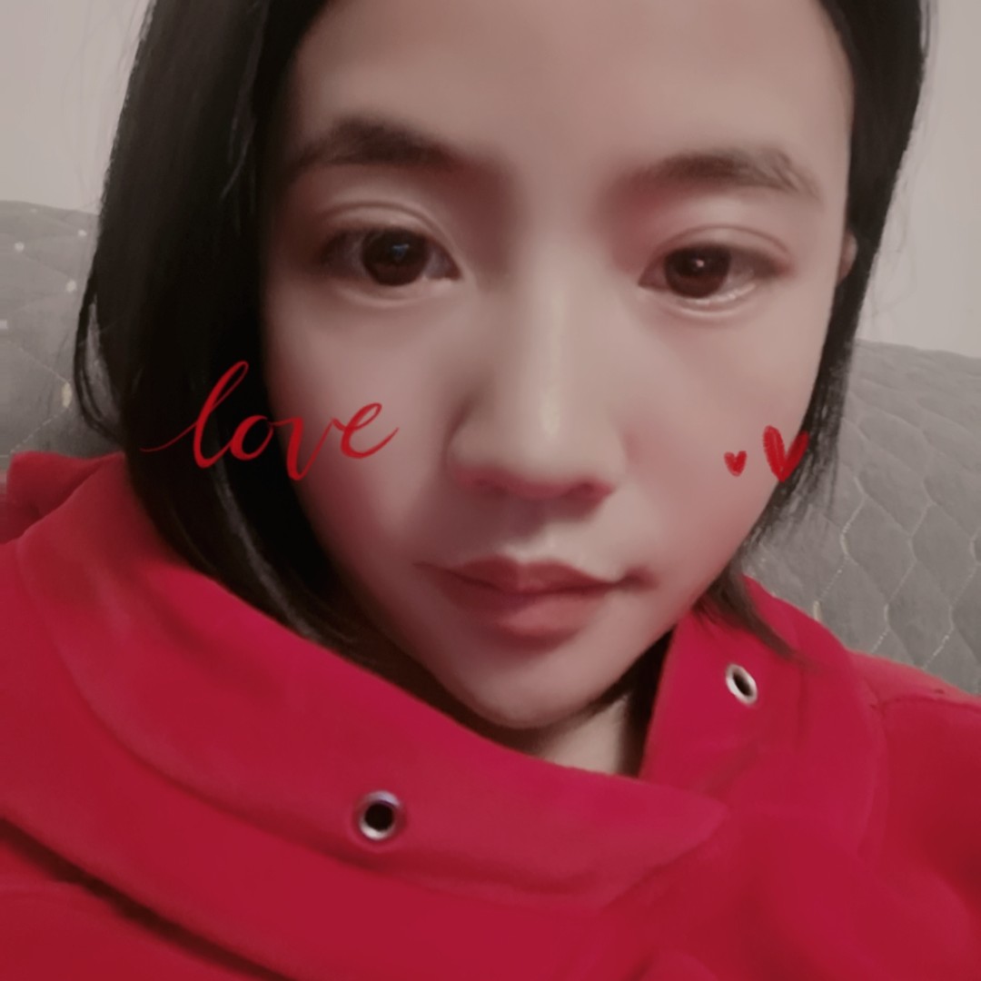 莉莉丝带的照片