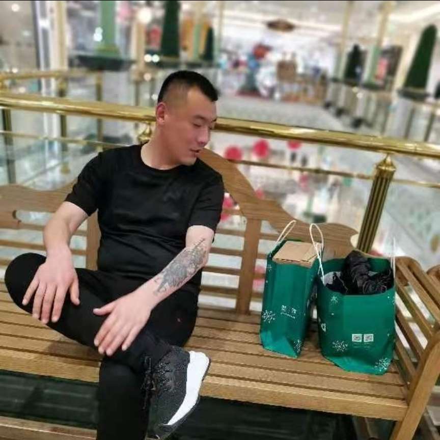 冯奇东的照片