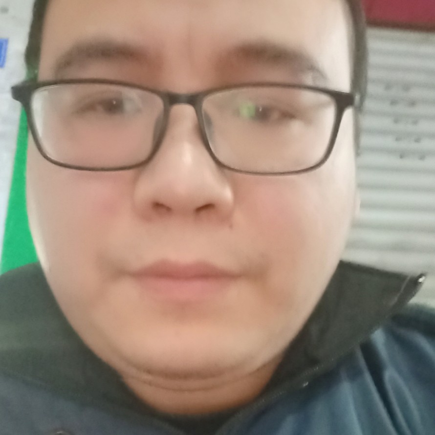 大胆等待冷眸的照片