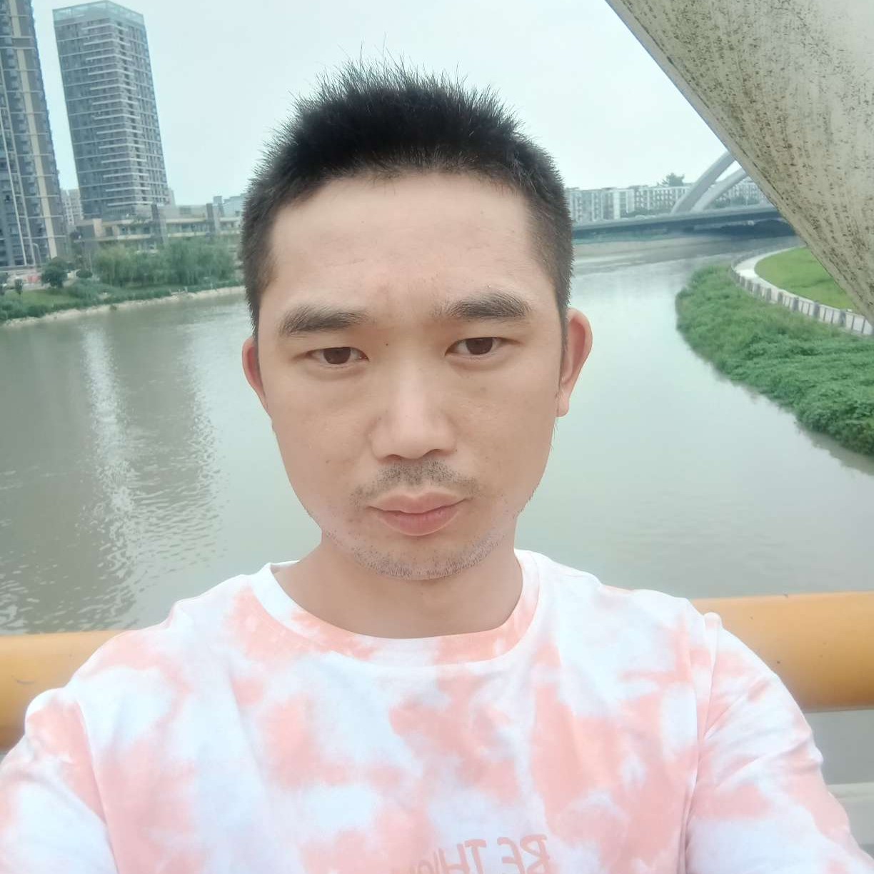 羽裳吃醋微笑的照片