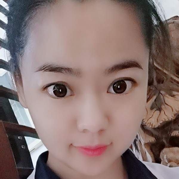 铃铛蹙眉亲爱的的照片