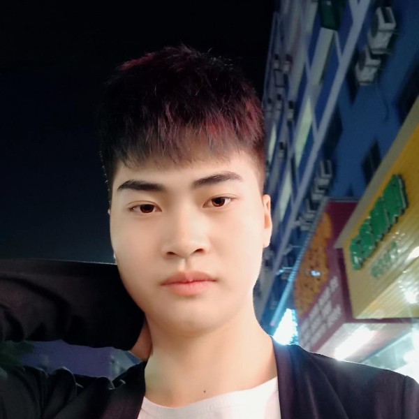 肖佑的照片