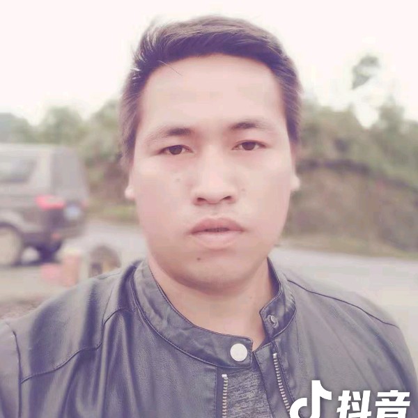 琉璃浅吻的照片