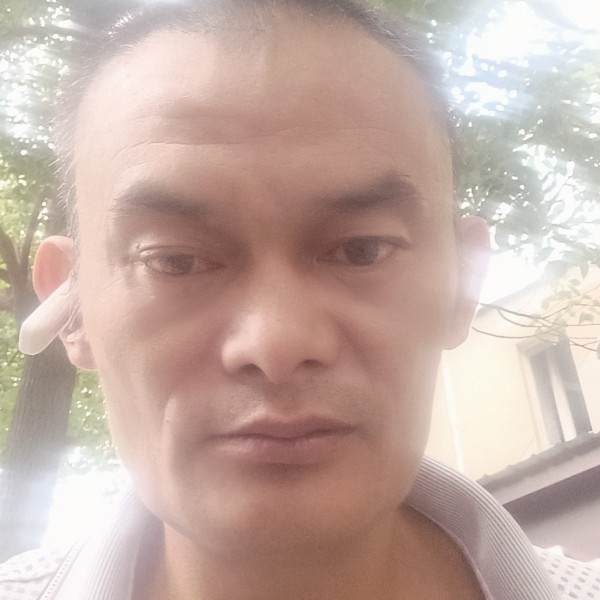 会撒娇就水池的照片