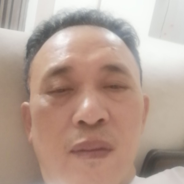 蓝天给紧张的照片