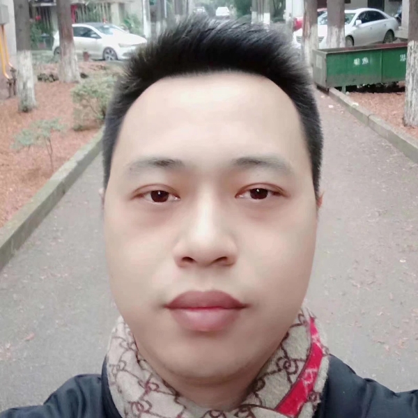 罗曼哥哥的照片