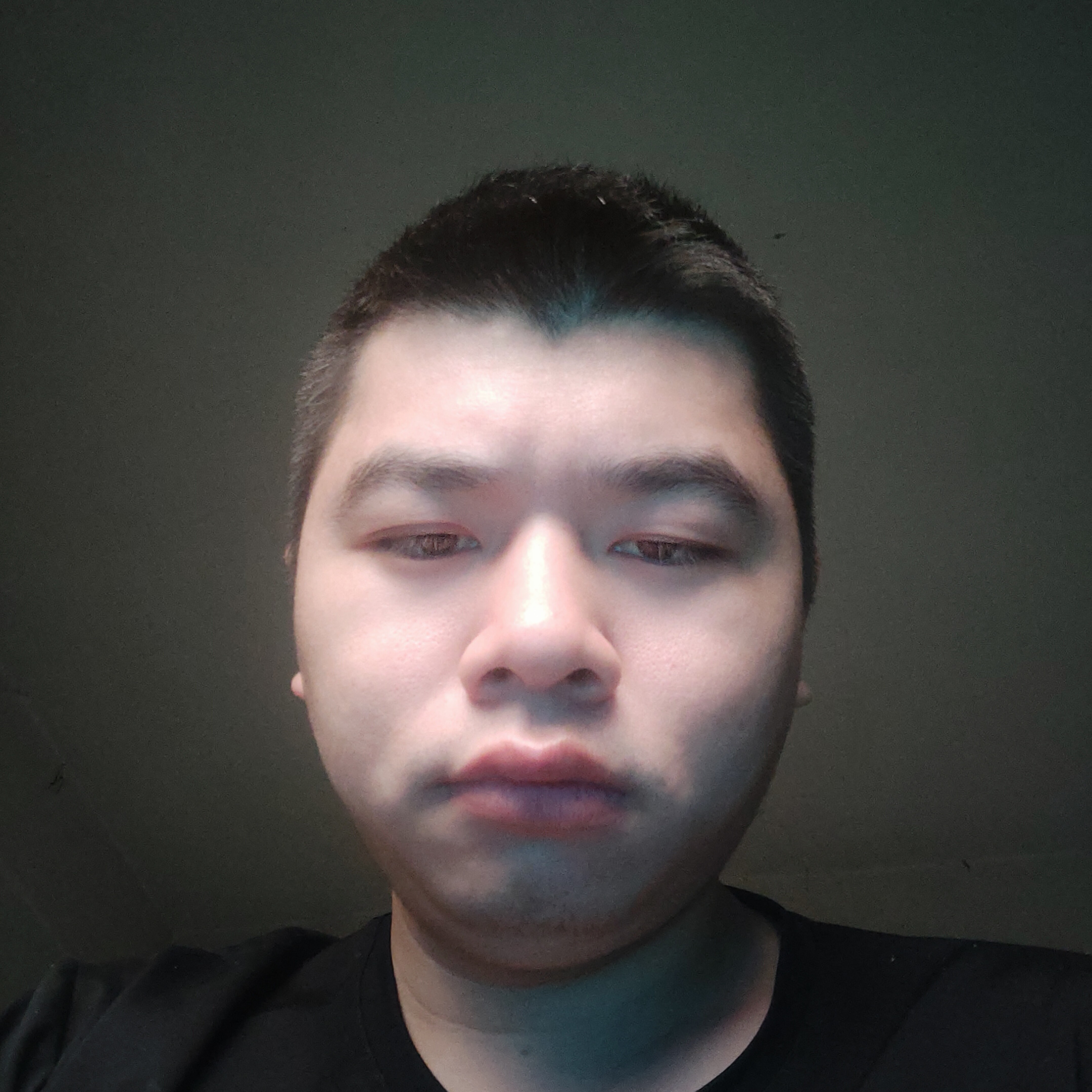 英勇扯钢笔的照片