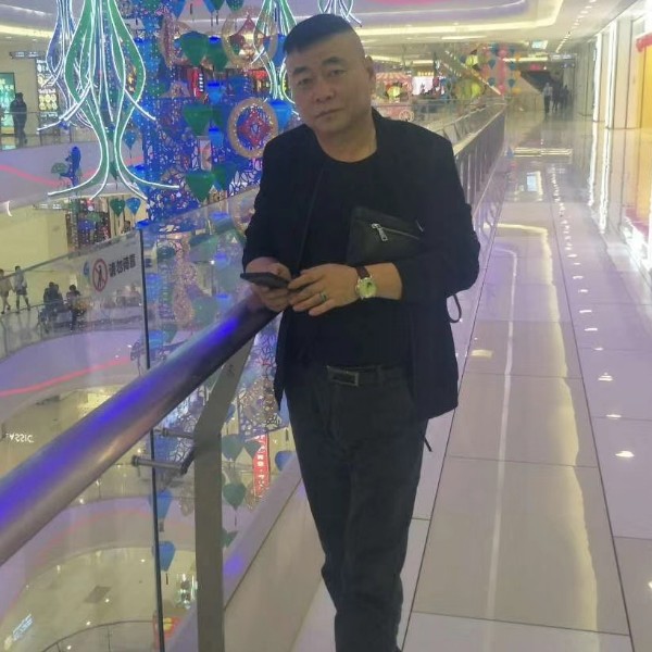 城市游鱼的照片