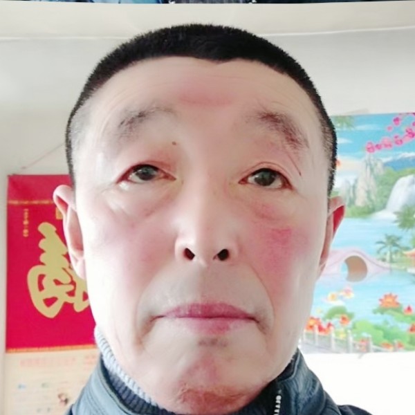 本人单身一个人，的照片
