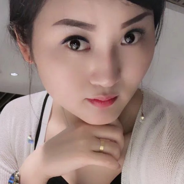 慕容小雪的照片