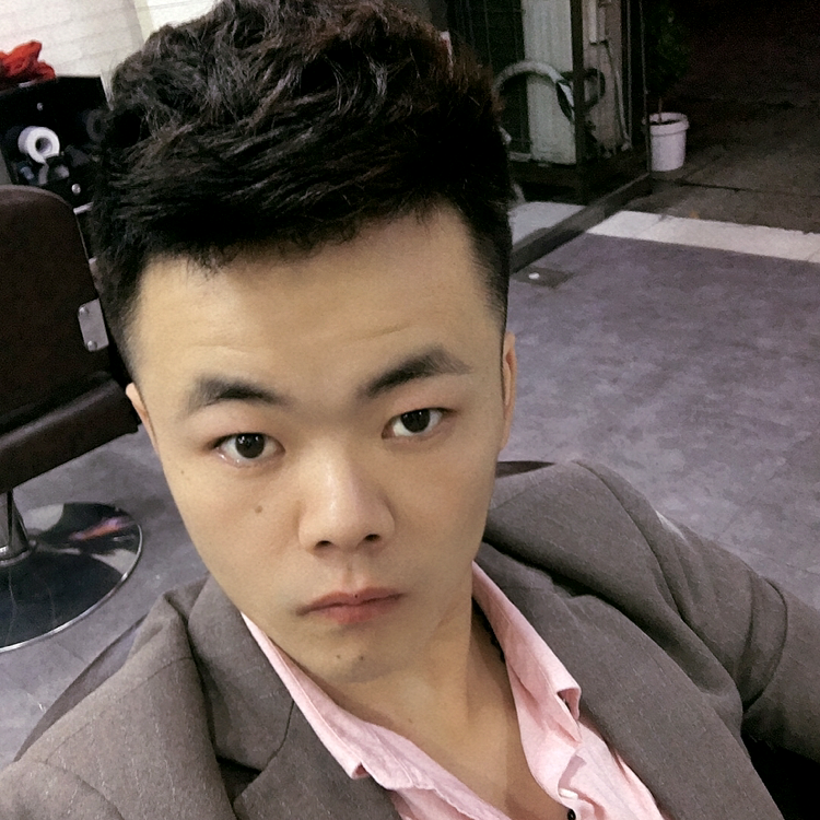 少女改变微笑的照片