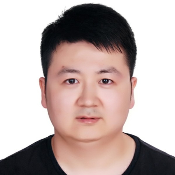 风吹裙角的照片