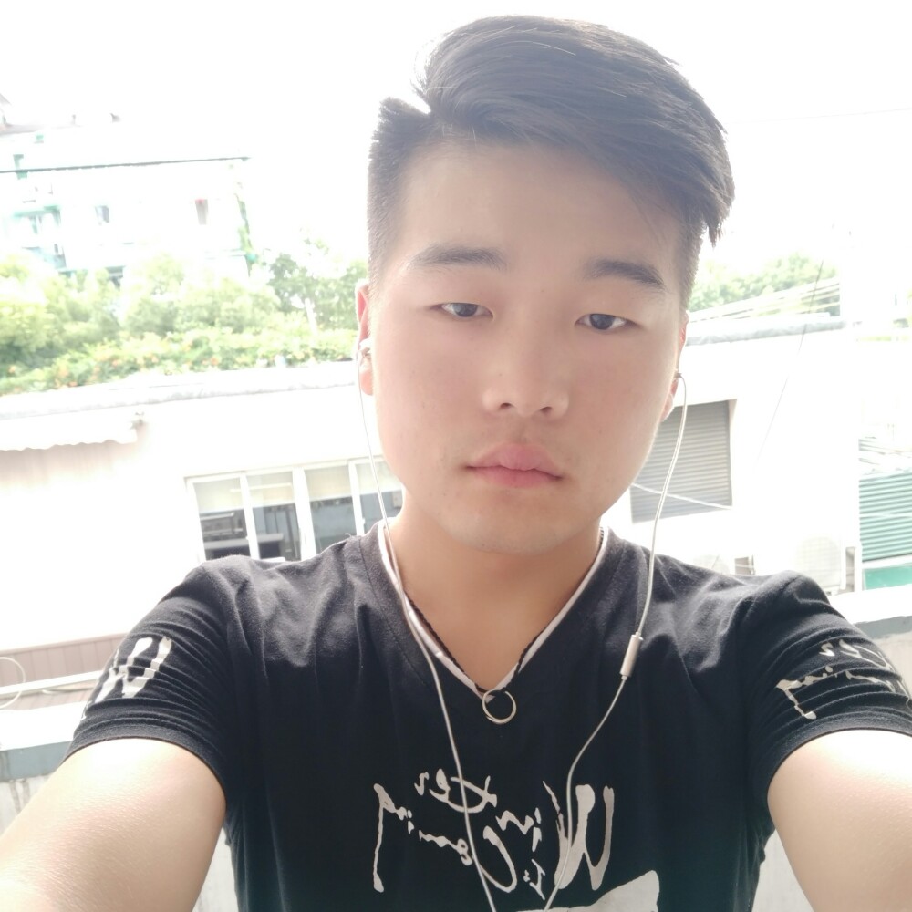 谨慎魔镜的照片