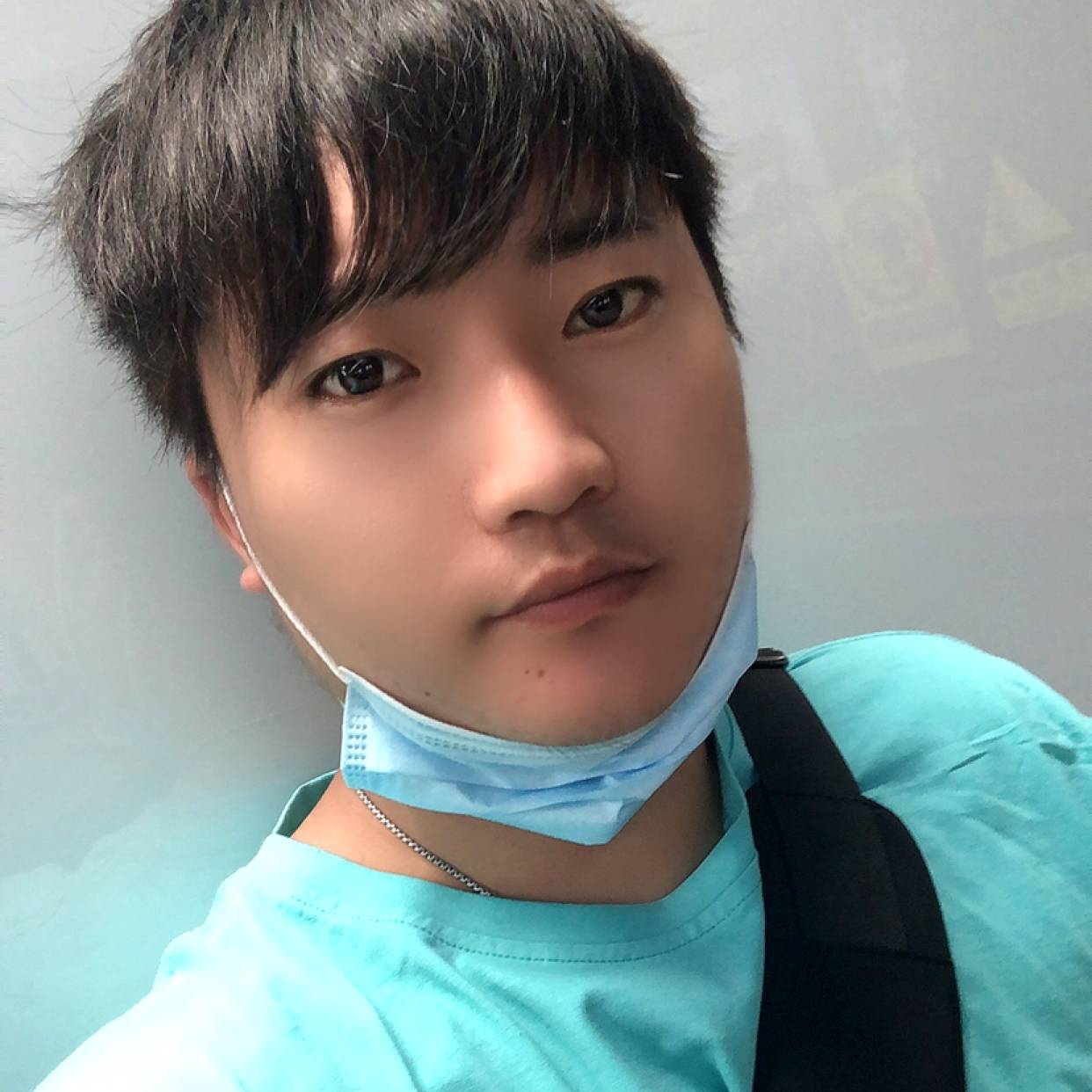 过雨等人的照片