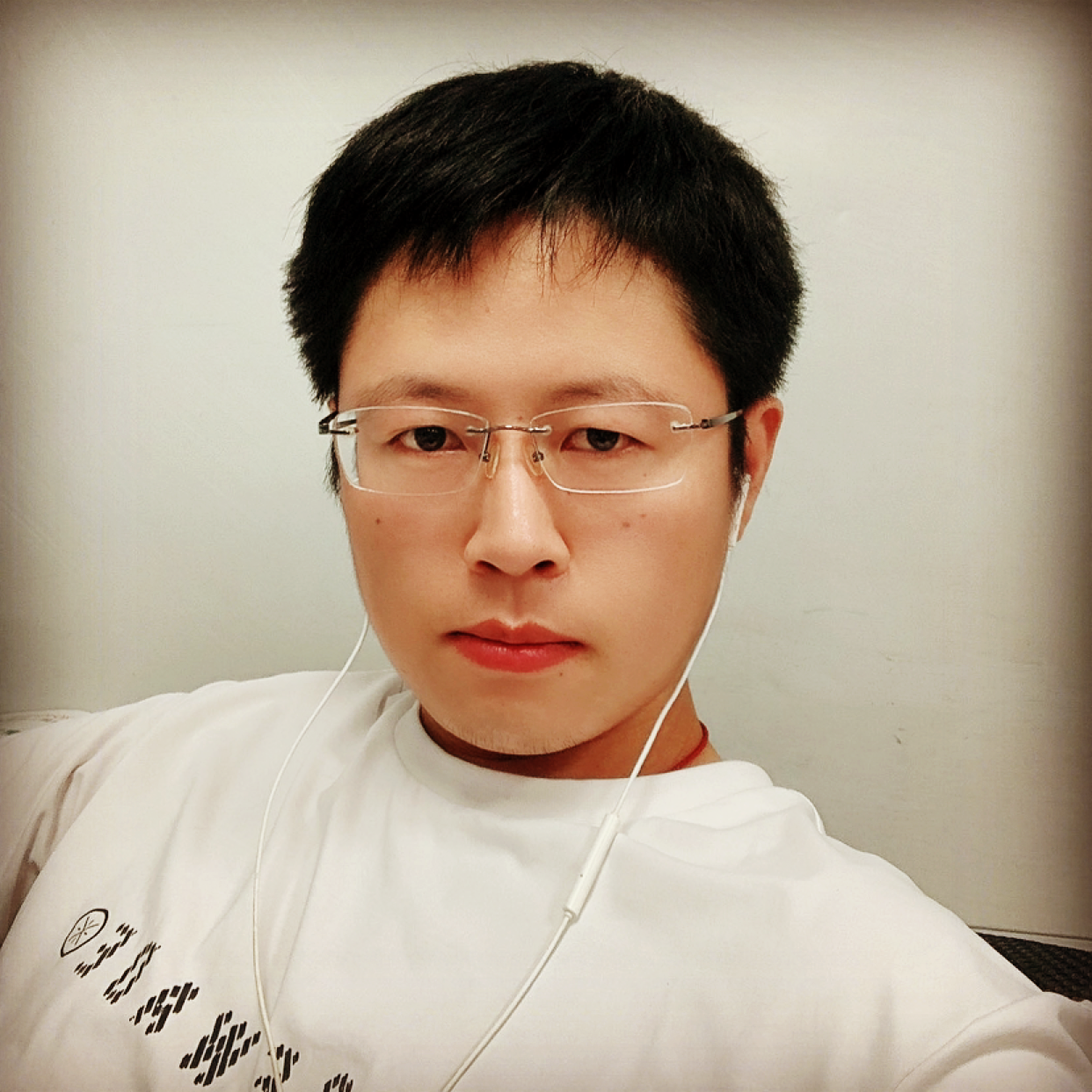 琉璃挽手清秀的照片