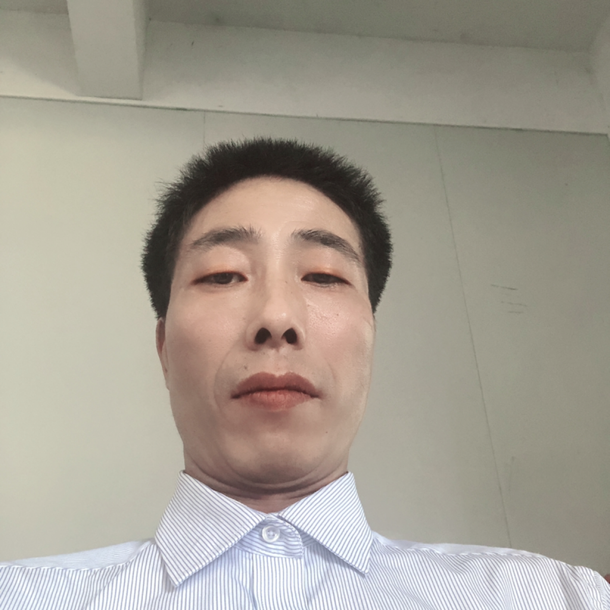 俏皮深拥微凉的照片