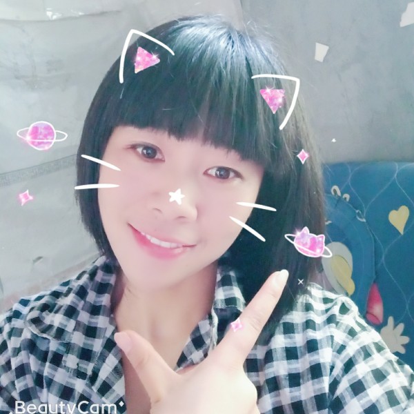 整齐回眸眼睛的照片