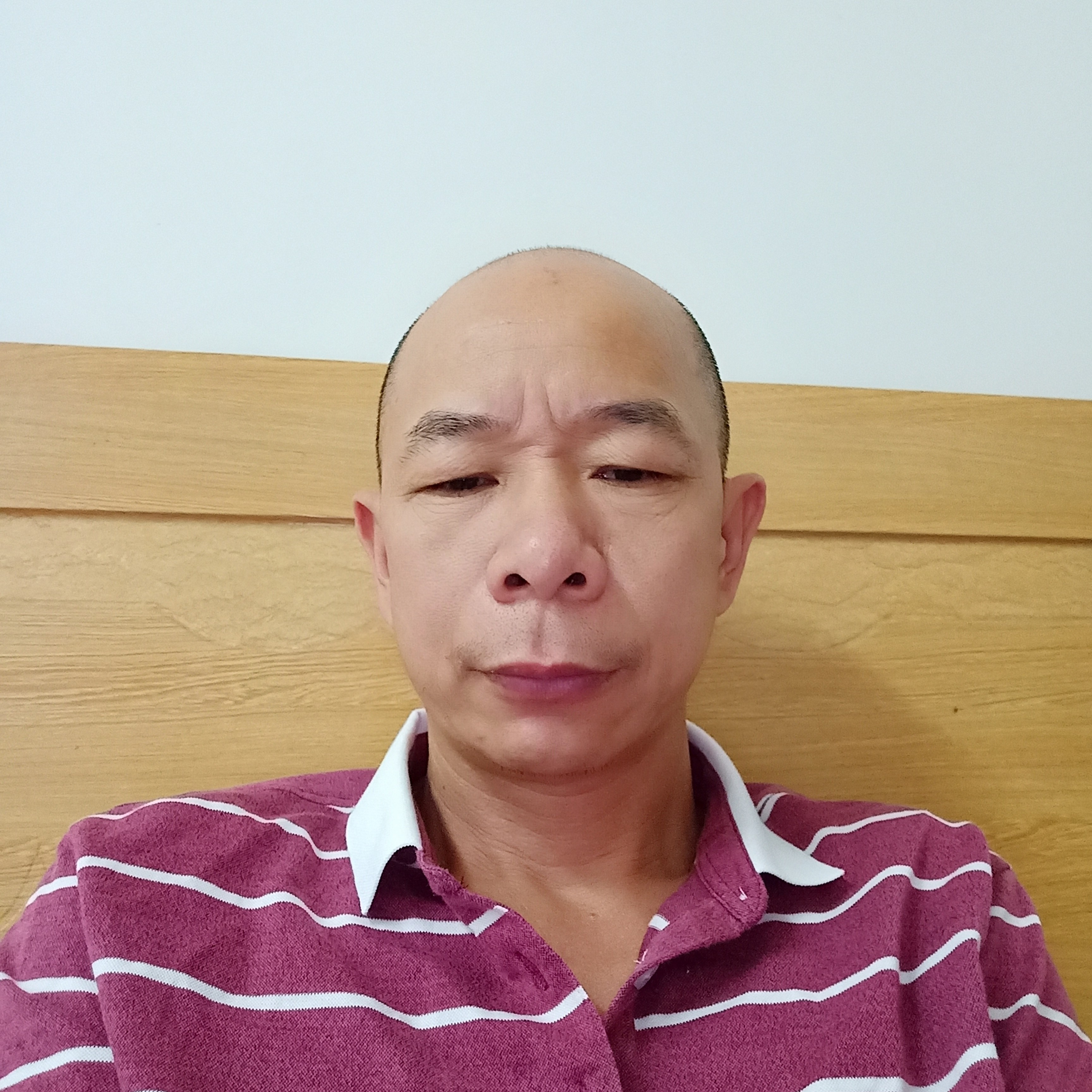 草莓蹙眉洁净的照片