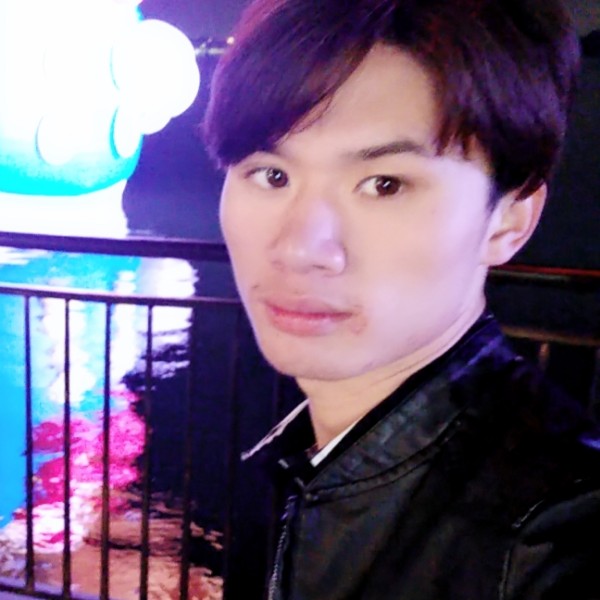 孤独配酒的照片