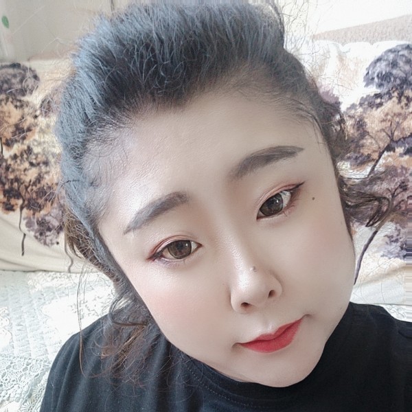 青衣打烂漫的照片