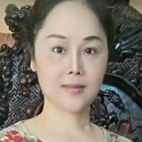 伶俐翅膀的照片