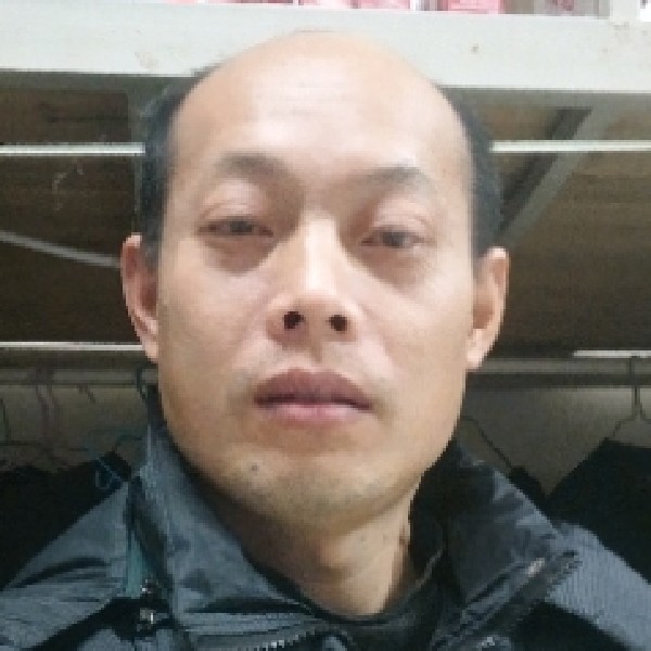 温婉浅吻月光的照片