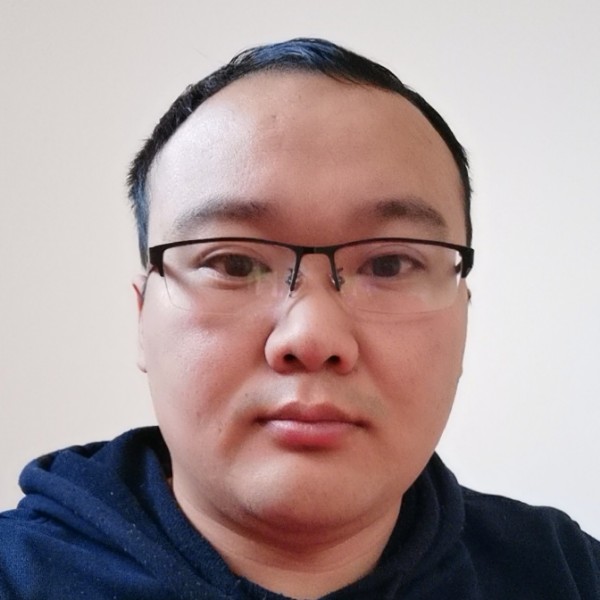 想猫睡觉的鱼的照片