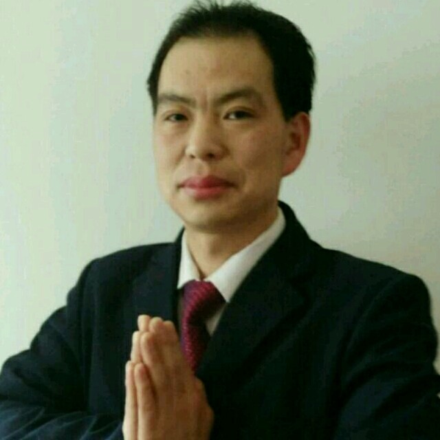 耍酷等待小天鹅的照片