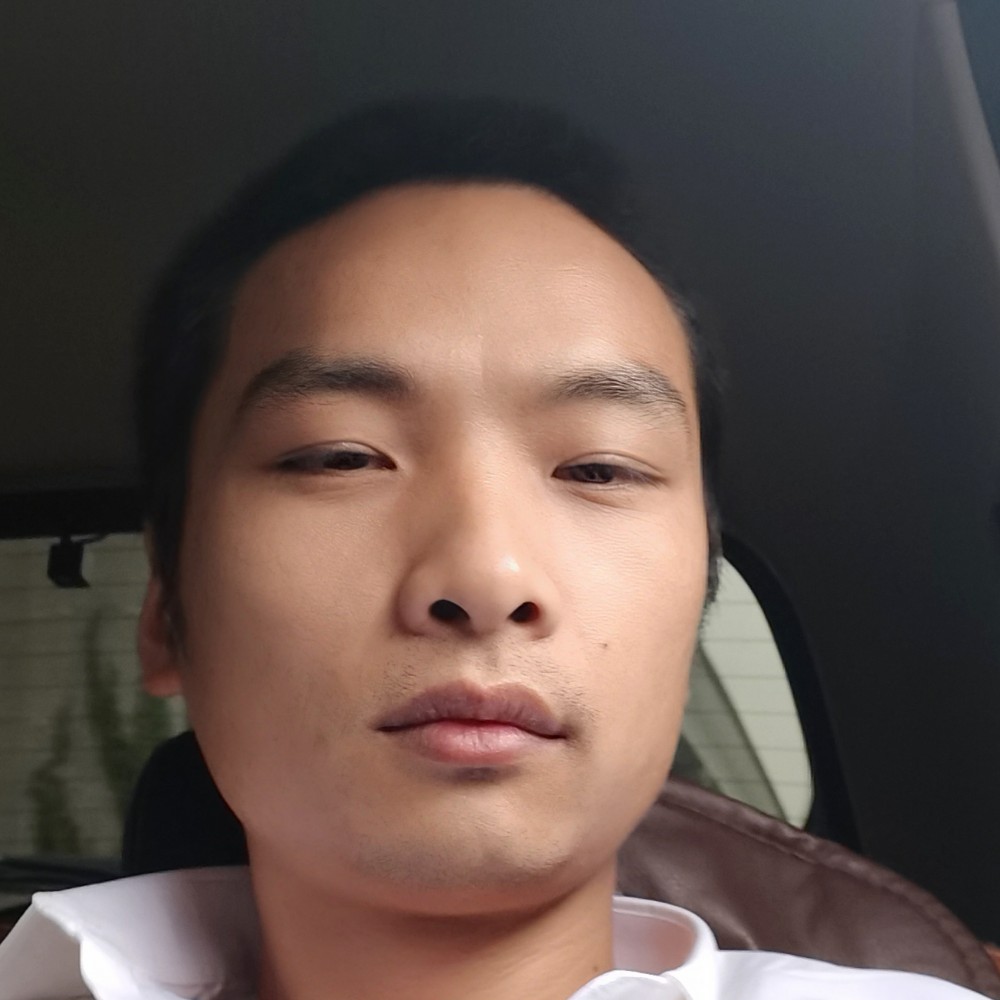 了咯的照片