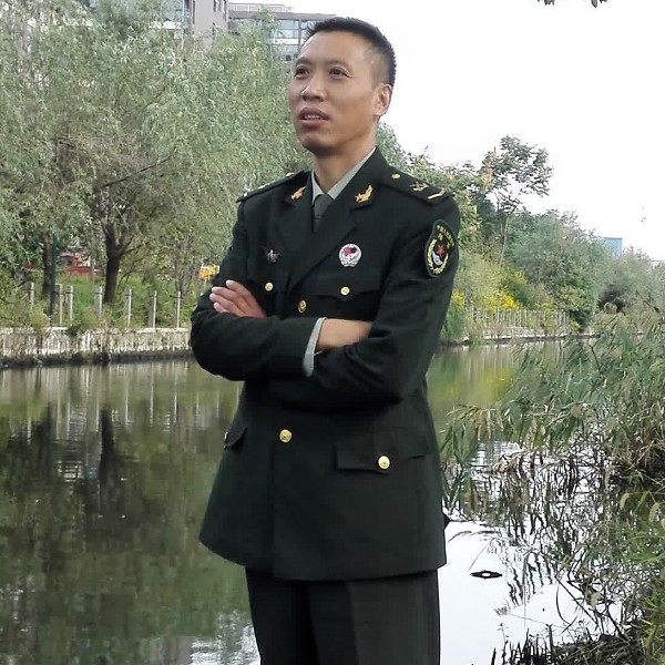 宁静深秋的照片