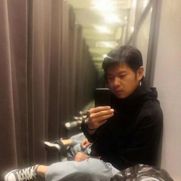 迷茫的超级兵的照片