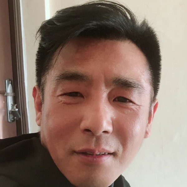 坚定闻黑夜的照片