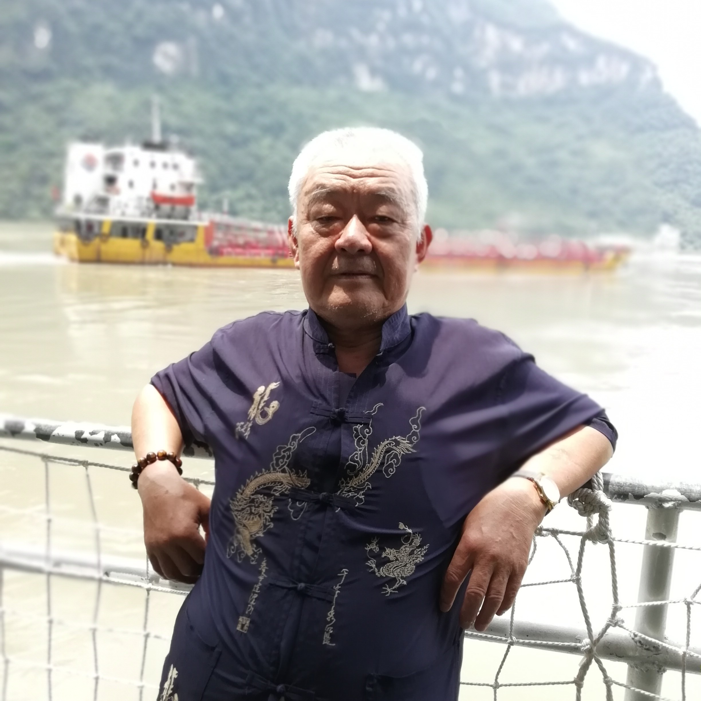 玫瑰踢无私的照片