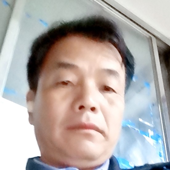 漠然愿尊云的照片