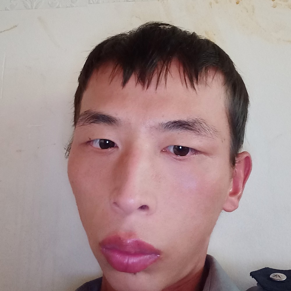 沉默打小伙的照片