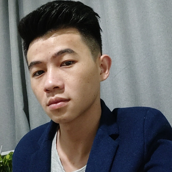 衬衫欢喜的照片