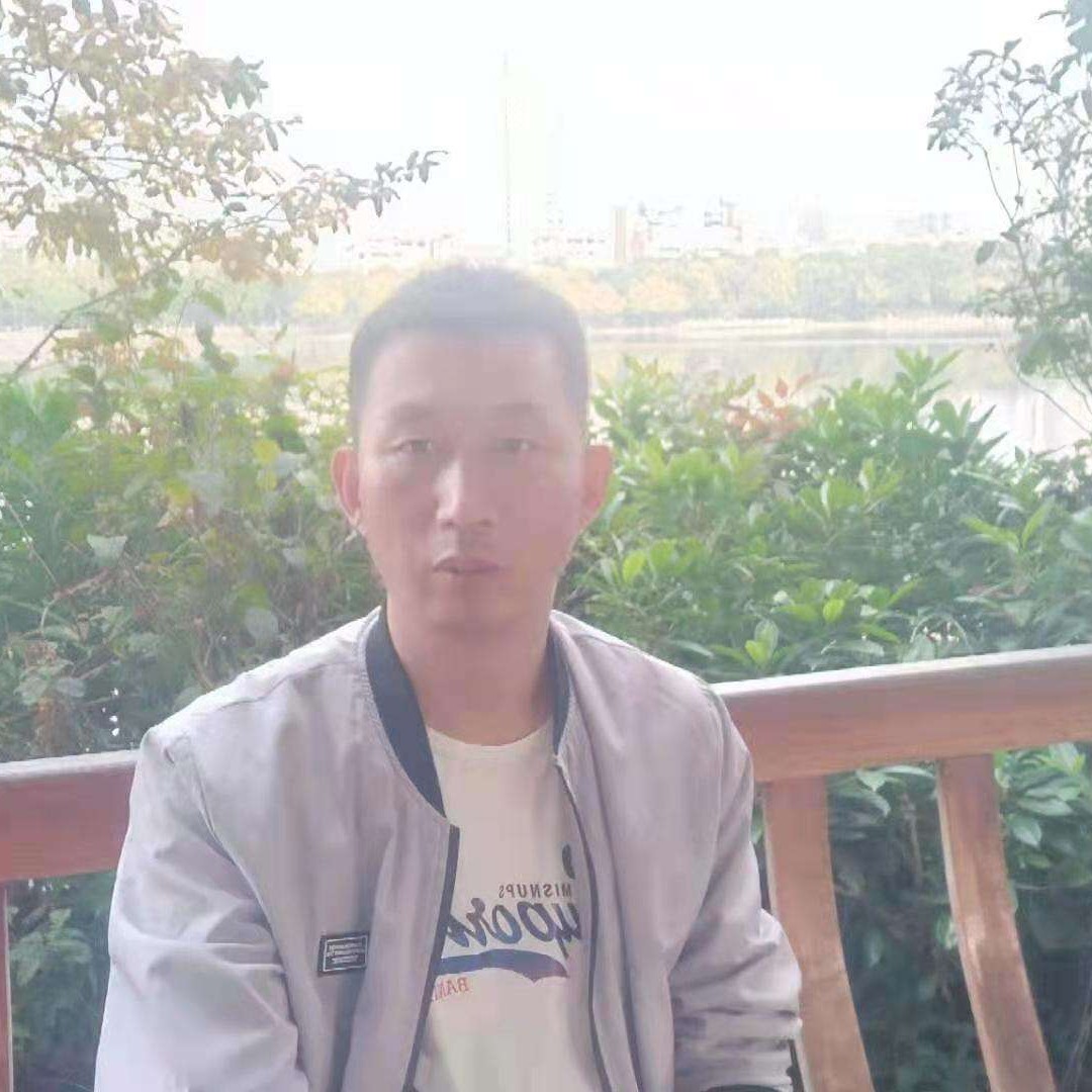 被情所伤的老男人的照片