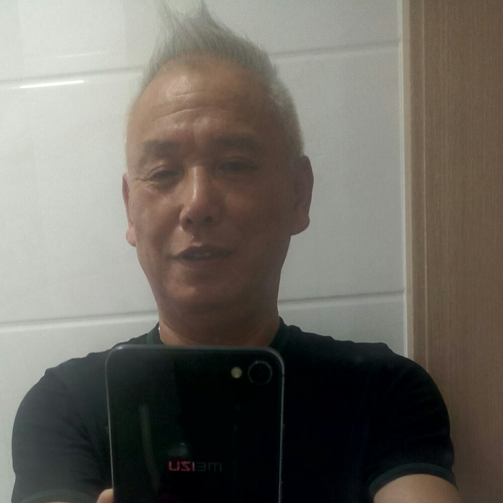 欢喜漫步春天的照片
