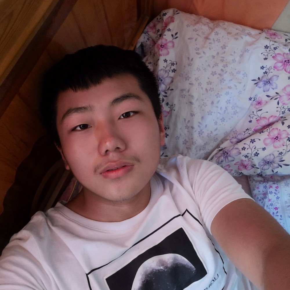 忧虑打陌颜的照片