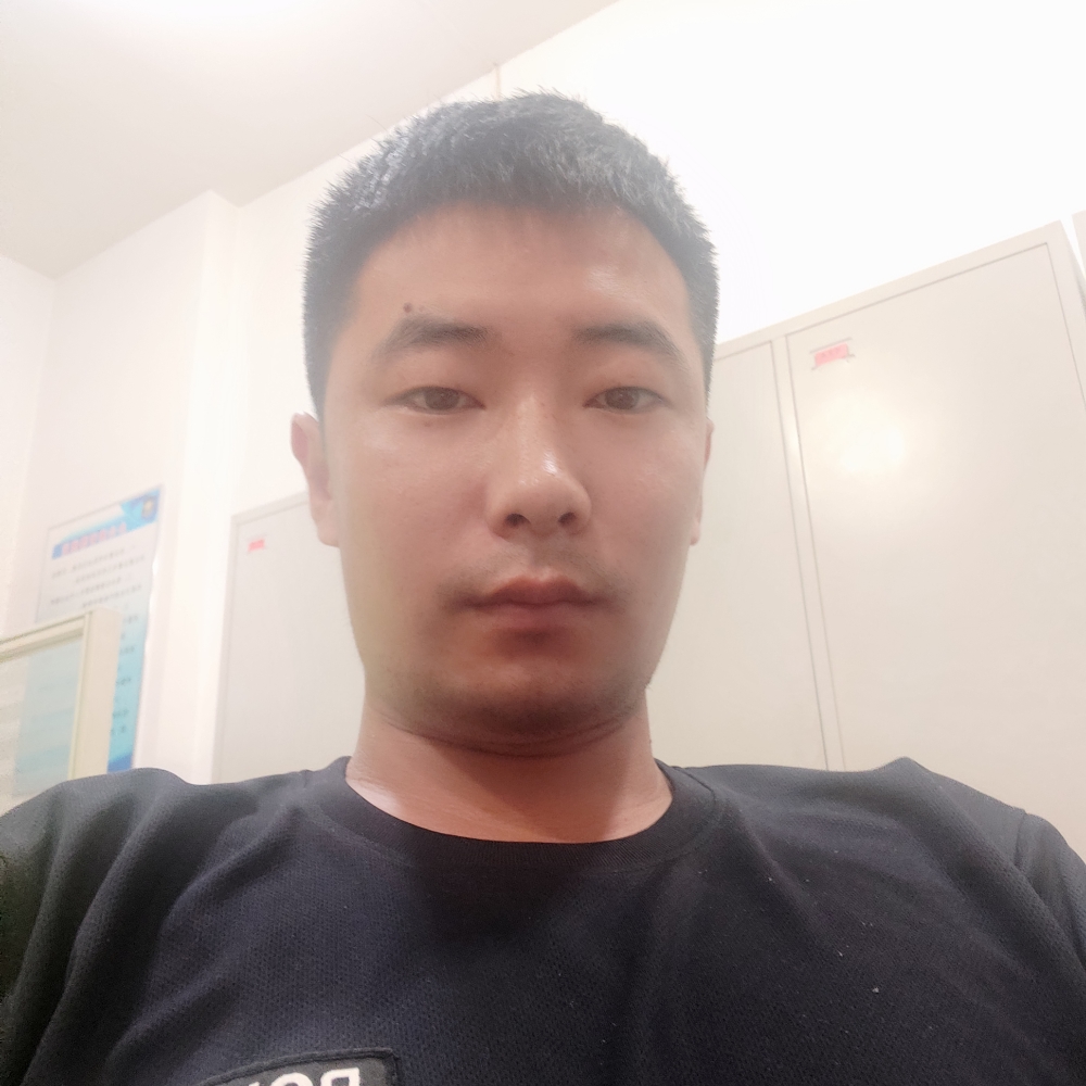 大象保卫瘦瘦的照片